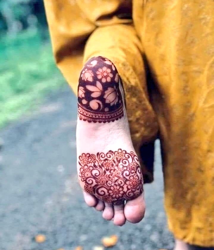 The_Auditor07's tweet photo. تب سے میرے گاؤں میں تتلیاں اداس پھر رہی ہیں...!!!
اک لمحے کے لیے جو اتاری تھی چپل اس نے پاؤں سے....!!
#Farmaish https://t.co/BiPWe3l4jh