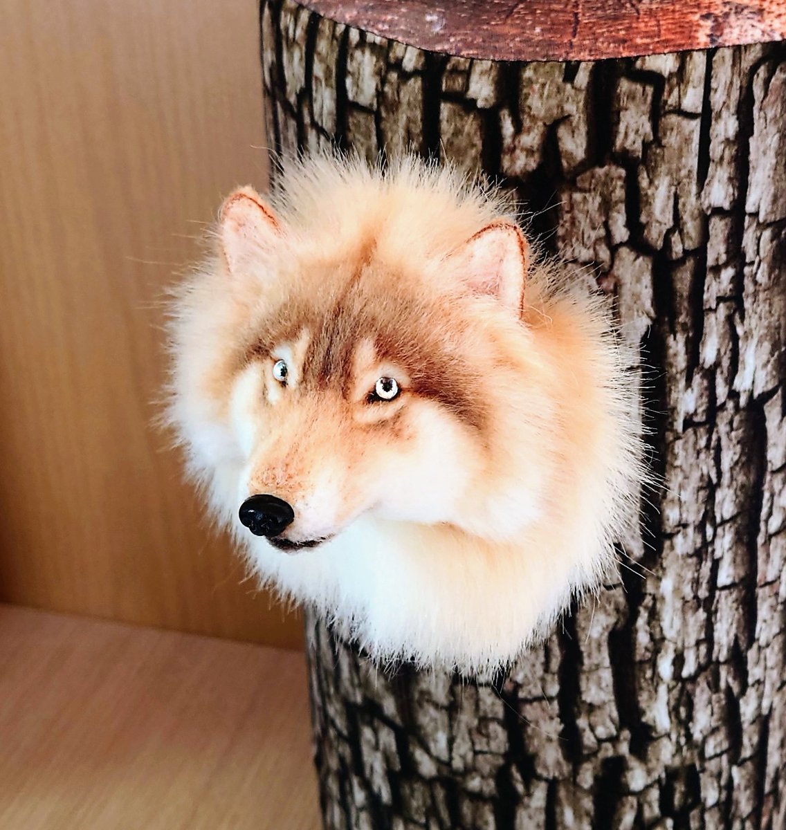 Reg_lay__wolf's tweet image. #2021年年末に今年まだ出会ってない素敵な作品に出会うタグ

フェイクファーで作ったオオカミたち💖
#plushie #wolfplush #fakefur #wolf #handmadeplush #artdoll #brooch  #wolfbag #アートドール #ぬいぐるみ