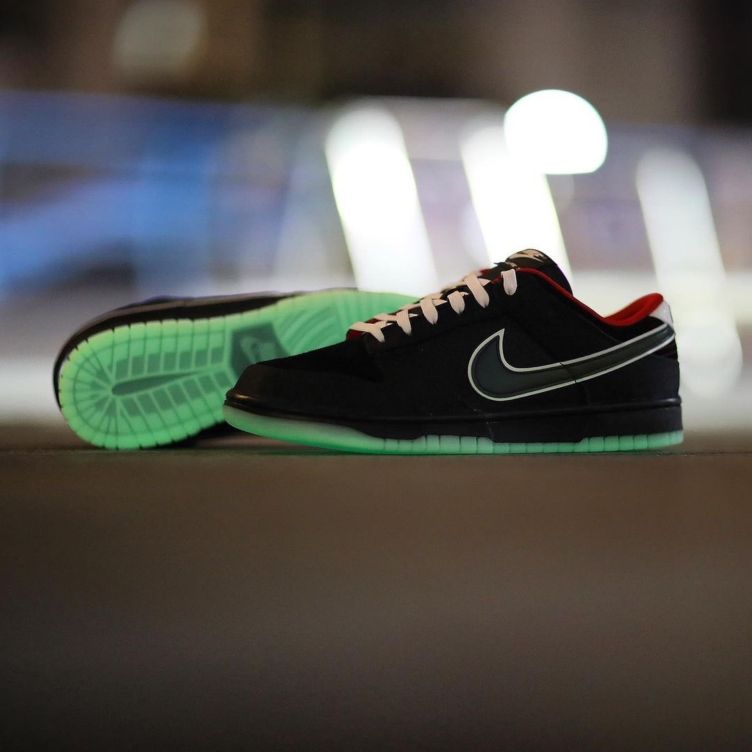 trantrinh20001's tweet photo. LPL × NIKE DUNK SB LOW "Black/Glow"🖤 https://t.co/kWbMdifFEz