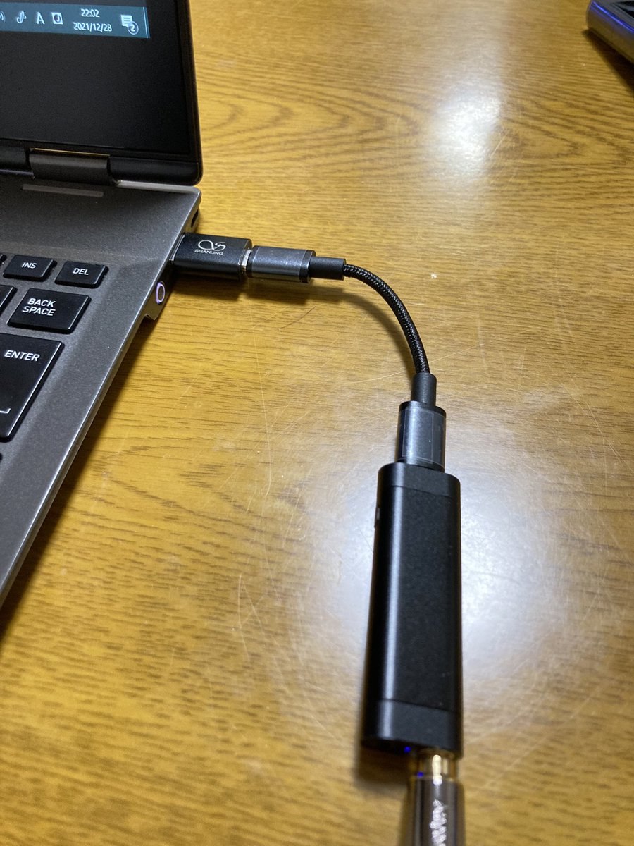 eear_watto's tweet photo. ワット は ノートパソコンよう に べんり な UA2 を てにいれた ！ ！

直刺しと比べて音質良くなりすぎてびびってます…(--;)
付属のアダプター使うだけで簡単に使えるし、これはもっと早く買っておけば良かった…!!

#SHANLING #UA2 https://t.co/bfAs2A7vJR
