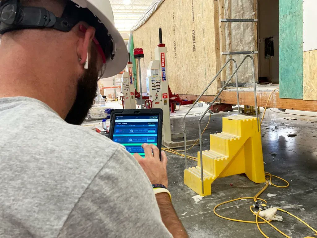 "Offsight has a real opportunity to replace paper travelers and help
facilities become more streamlined. " Vaughan Buckley, CEO, VBC