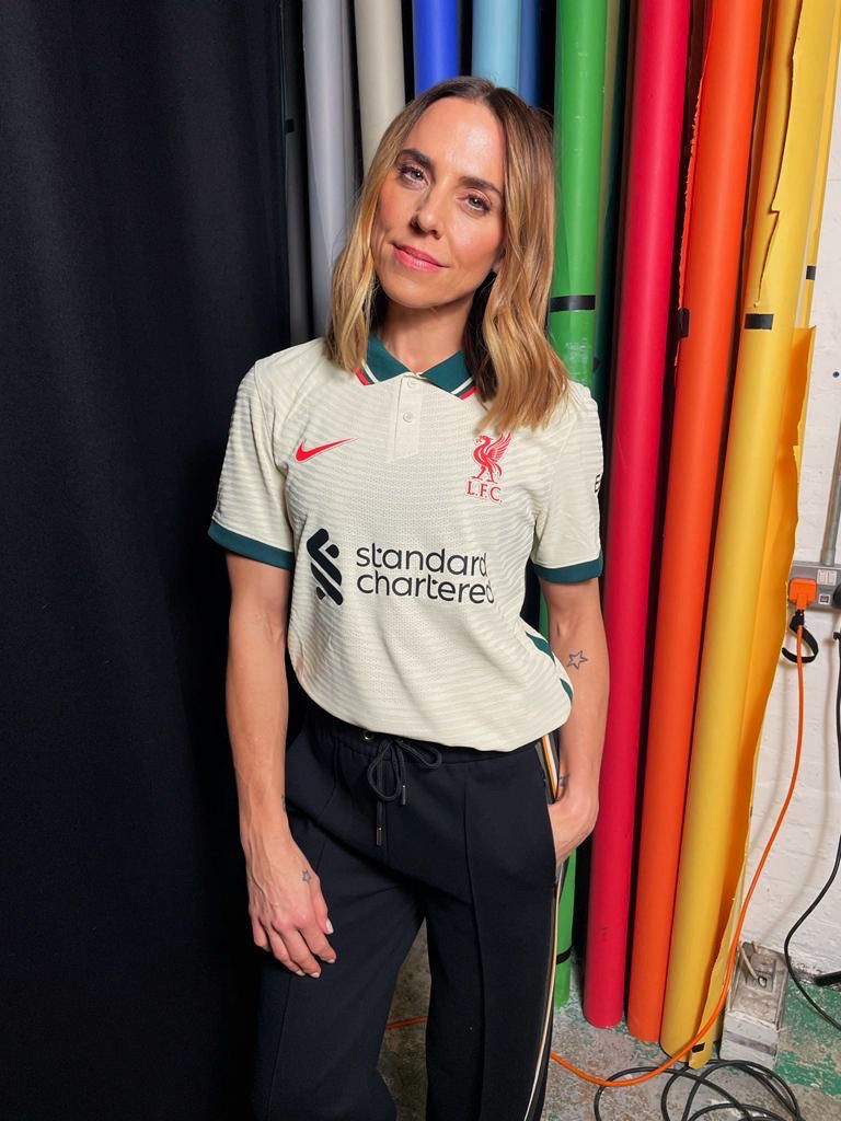 No one should be without a home. That’s why I'm supporting @Shelter swapping my home @LFC for the #NoHomeKit  ❤️ 

Your turn #RomeoBeckham and @JohnBishop100 show us your away kits! Donate here: shltr.org.uk/j2o