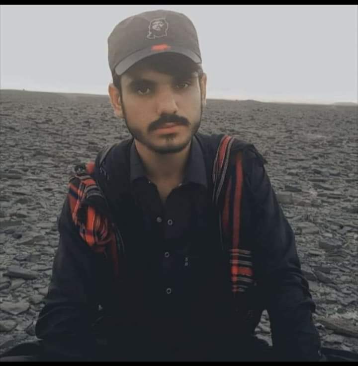 اے وڈیں نونہالیں سرانی روگ سک گران اِنت .
سراج صالح انصاف ءِ واھگدار اِنت