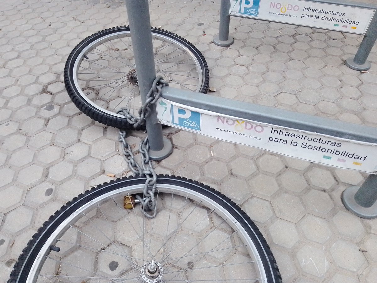 SOSterritorios's tweet photo. 🔴Infraestructuras para la #Sostenibilidad del @Ayto_Sevilla de la #Estación de #Nervión de #MetroDeSevilla.
Creemos que lo dice todo de esta #Ciudad pero ellos siguen con su #Campaña: "No olvides que cada cosa va #ASuSitio y ahora tiene premio".
No podemos decir más con menos... https://t.co/QYVklr8Nls
