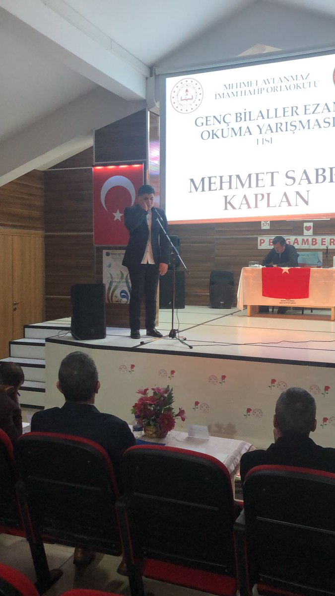 Başarıyı gördükçe azimleniyoruz... Ne güzel heyecanlar ne güzel umutlar veriyor gençlerimiz... Ne güzel sesti. Maşallah 👏 <a href="/ACIGOLMEM/">Nevşehir-Acıgöl İlçe Milli Eğitim Müdürlüğü</a> <a href="/nevsehirmem/">Nevşehir İl Millî Eğitim Müdürlüğü</a> <a href="/MemetPolat0247/">Memet Polat</a>