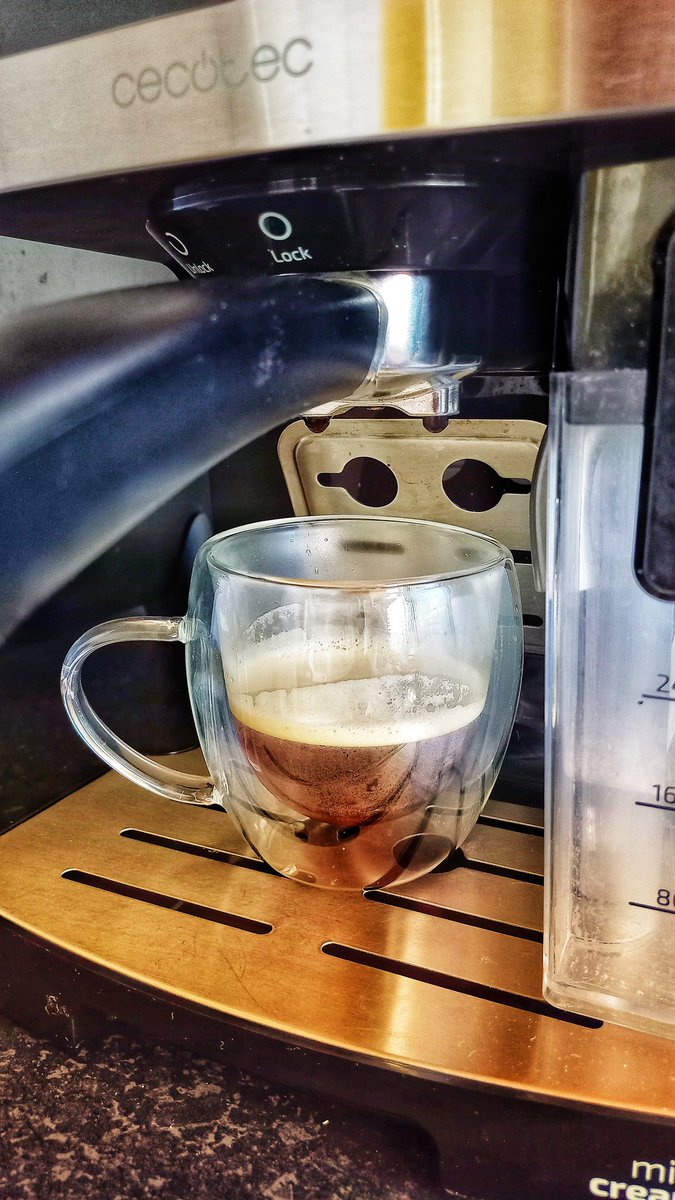 Antes de tomártelo, disfruta de su aroma... <a href="/cafequintopy/">Café Quinto</a>