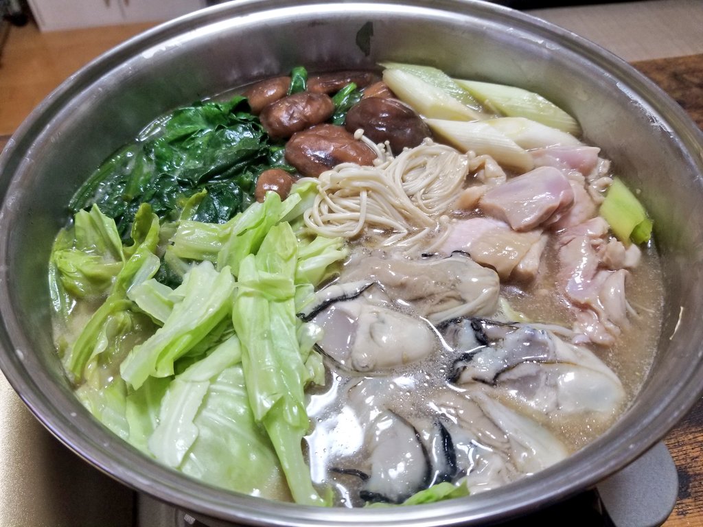 今日の 😋 🍴牡蠣&鶏の白湯鍋 年末って鍋したくなる🍲 暖まりました～