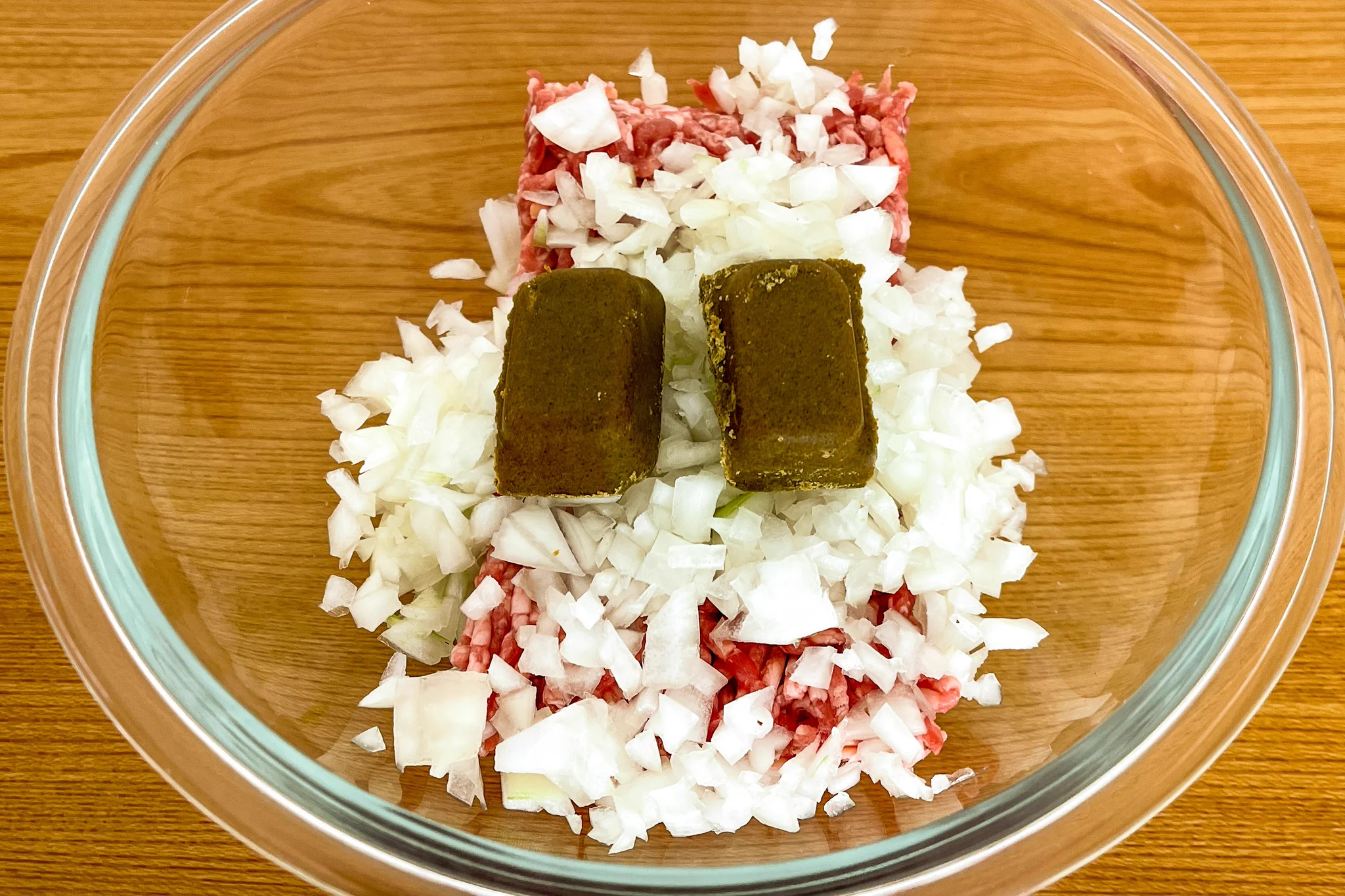 お手軽に作れる料理のレシピを探している人必見！電子レンジで作れる「キーマカレー」のレシピ！