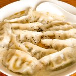 電子レンジで作れるからとってもお手軽そう!「冷凍餃子」の美味しそうなアレンジレシピ!