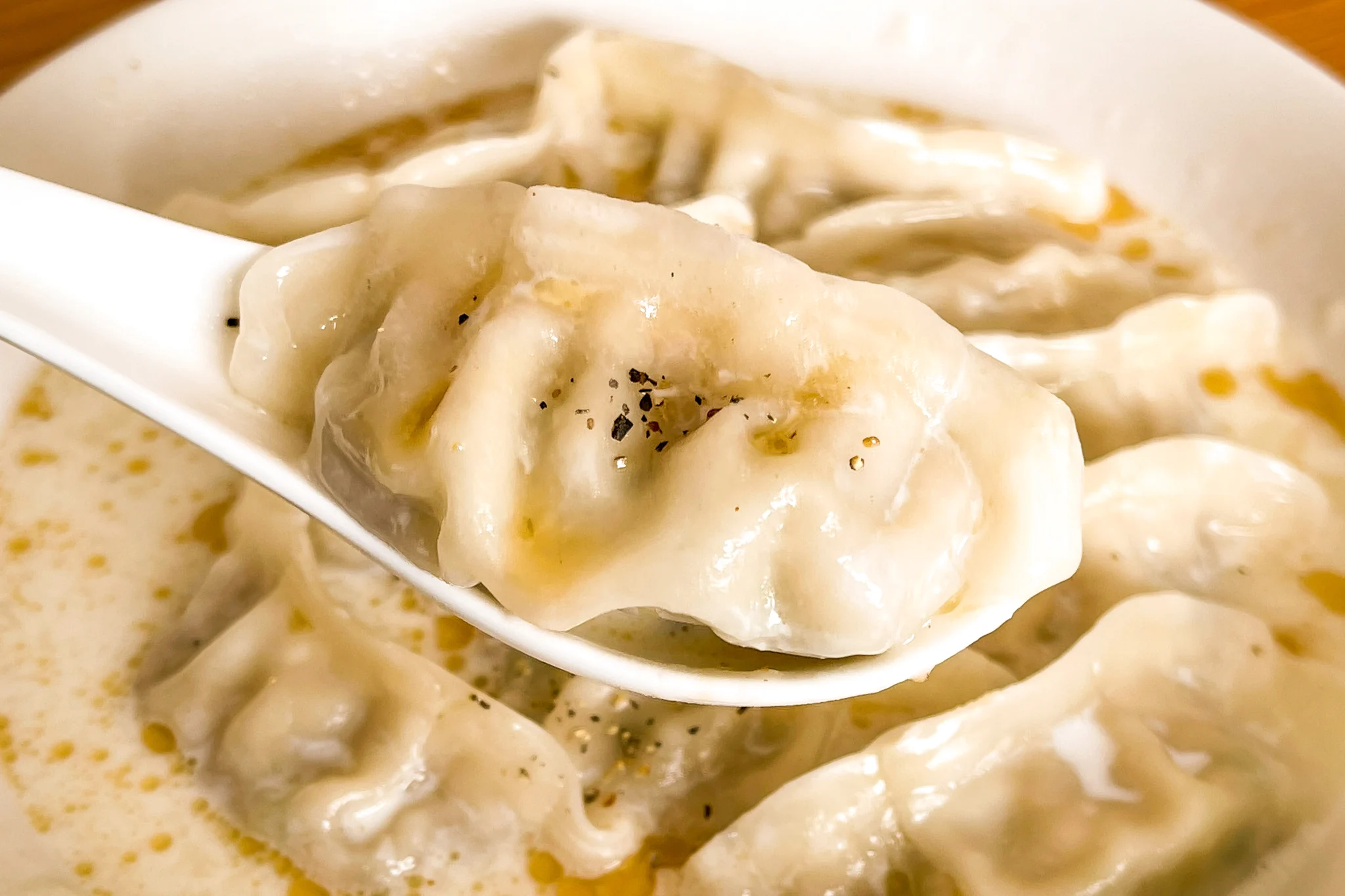 電子レンジで作れるからとってもお手軽そう！「冷凍餃子」の美味しそうなアレンジレシピ！