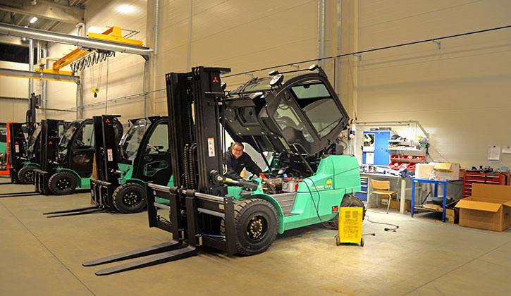 CliveFlucker's tweet photo. Forklift work is shift based, which means that forklift jobs can be required around the clock. Find out how you can become a forklift operator:  #Forklift #Training #London #Harpendon #Stevenage https://t.co/WXzRUSTXRw https://t.co/MNtsj4RLa0
