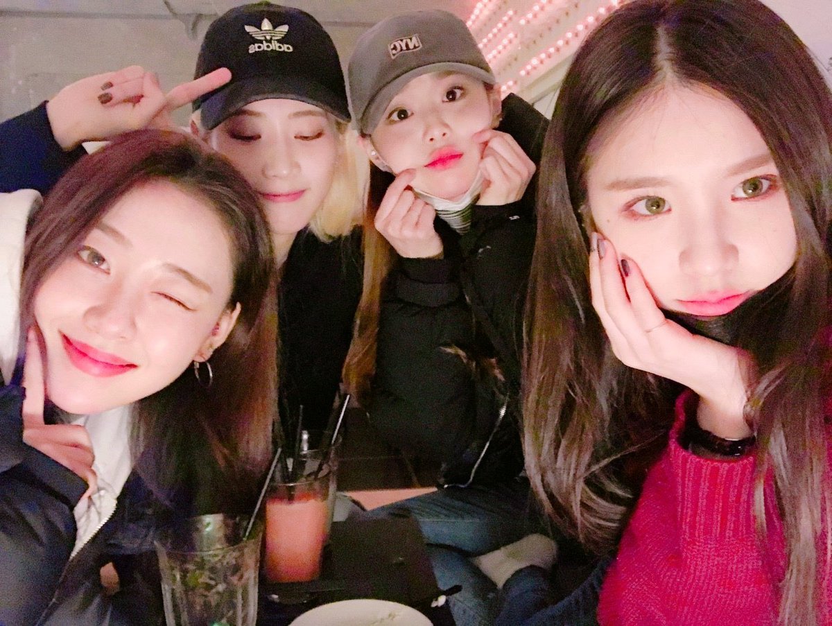 HeeJin France 🐰 tweet media
