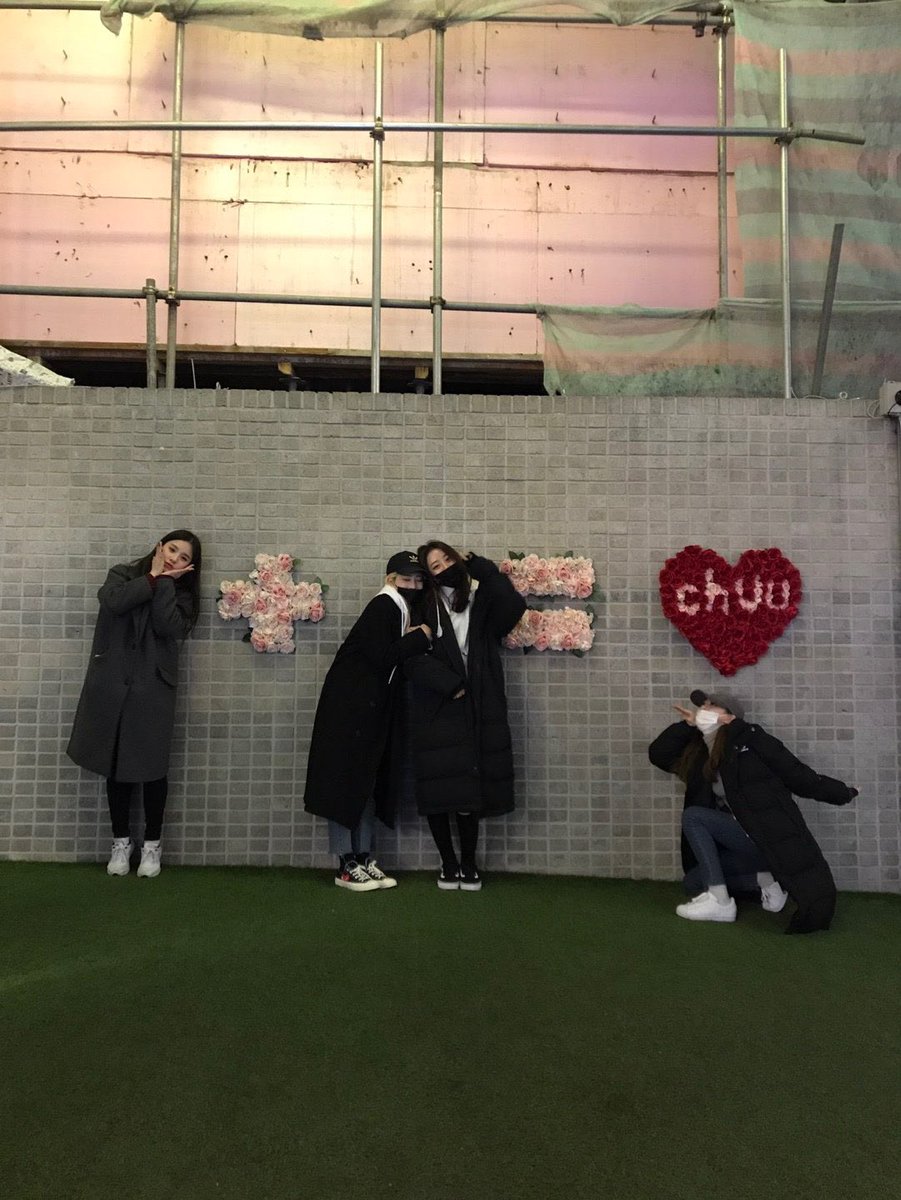 HeeJin France 🐰 tweet media