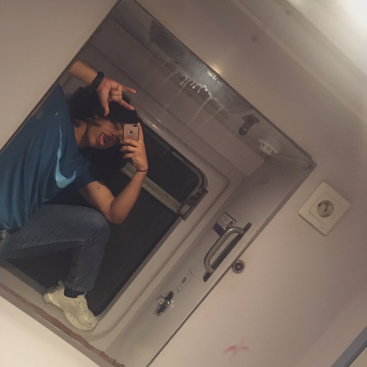 Hamzaa013's tweet photo. 🤟🏼 https://t.co/Z1qU1pJ9ap