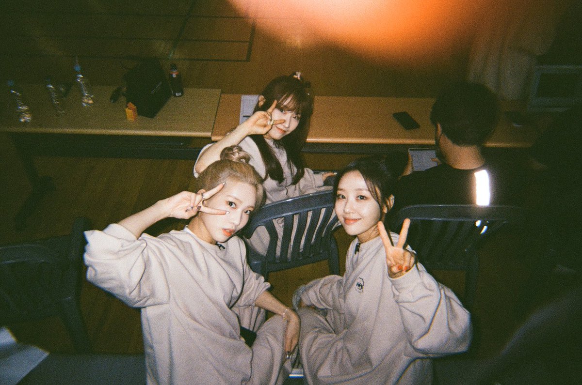 HeeJin France 🐰 tweet media