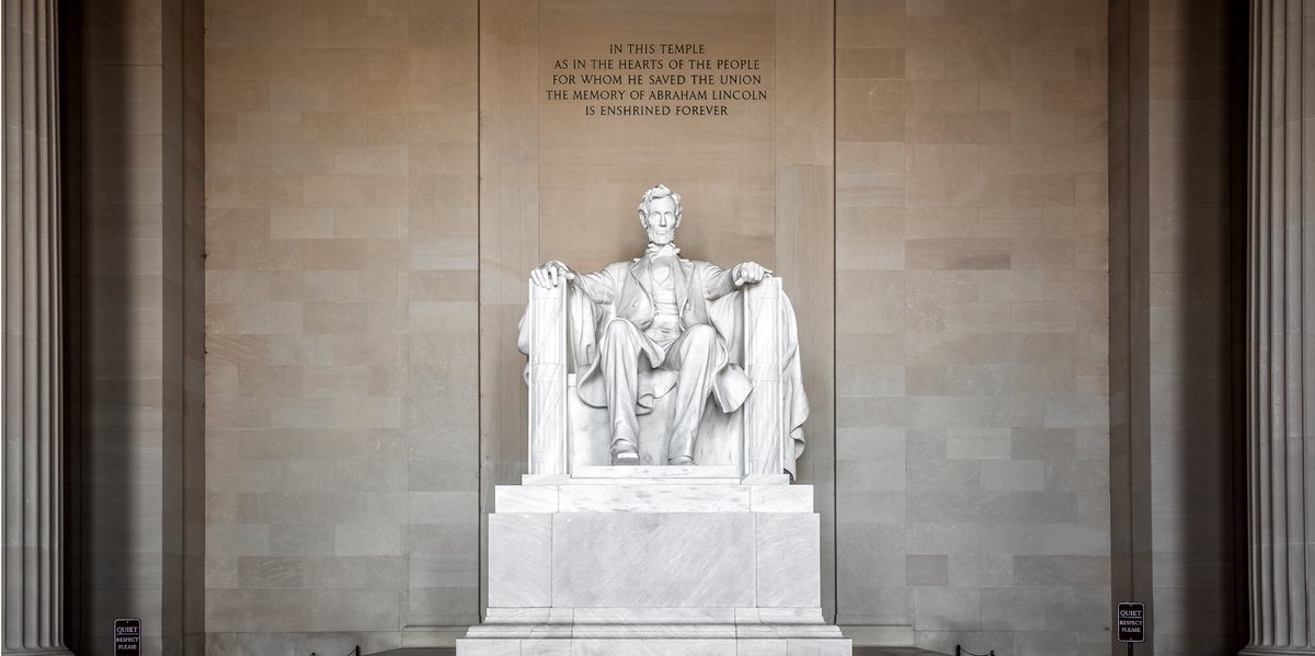 GSPMlatam's tweet photo. El @NationalMallNPS alberga a la mayoría de los 21 museos del @smithsonian, tiene varios memoriales y monumentos y es uno de los lugares más visitados por nuestros alumnos para descansar, hacer ejercicio y aprender.
#gspm #gspmlatam #gwu #dcmonuments #dcparks https://t.co/MhXjWTE5Q3