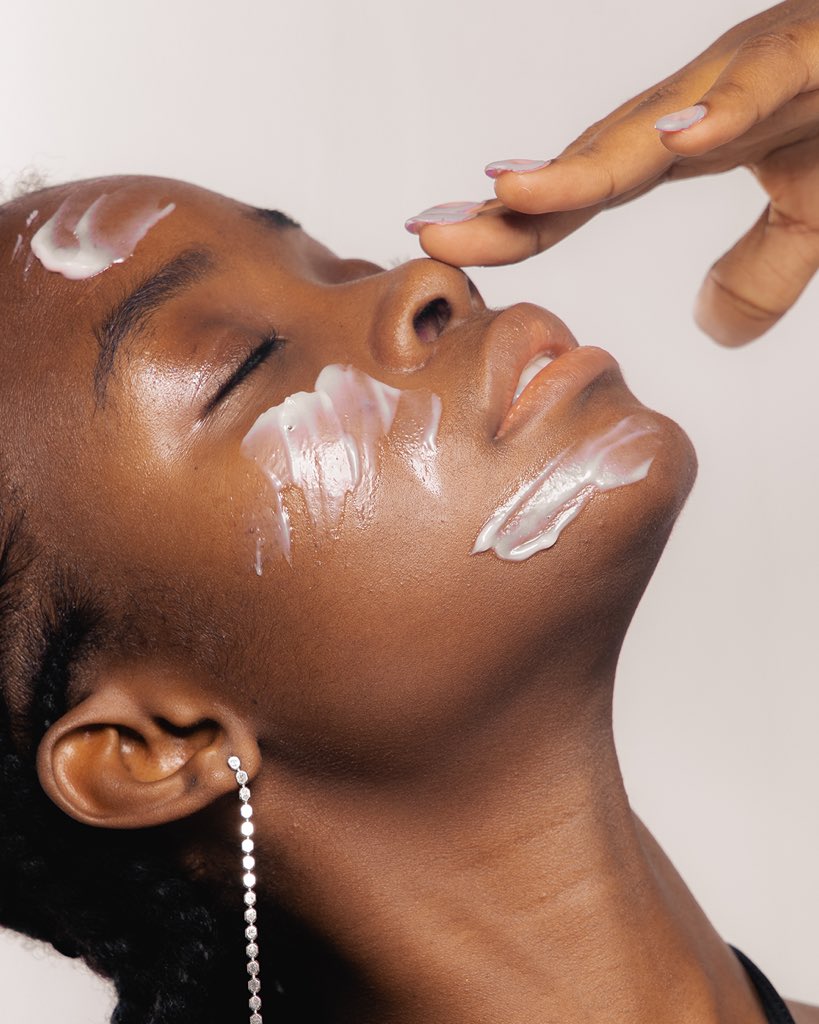 issy_company's tweet photo. Butter up your skin with the CLEANSING BUTTER 🧈 

Get an effective first cleanse minus the tight, squeaky clean feeling after. 🧼 Break down dirt, makeup &amp; oil without stripping the skin of moisture.

Available in NOURISHING MELT &amp; CALMING MELT. ✨

#issyandcompany #skinmadeissy https://t.co/IE6ltL0WiG