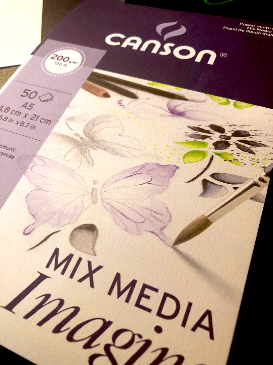 ypical_writer's tweet image. Ich fürchte, das ist nicht das heiß gepresste … 🙈 Meh, verklickt … egal! 
#JuneStyle
#artistslife
#guckenwirmaldannsehenwirschon 😄