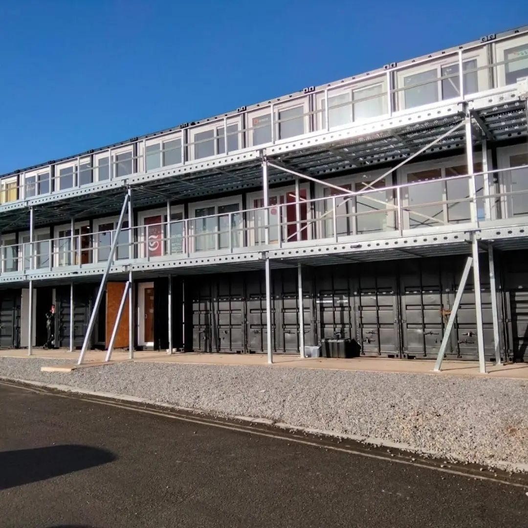 HelloMeanwhile's tweet image. The containers over at our Cardiff Site looking good 😎  check out @MCinWales for more info on the project!

📸  from @safefoundation one of our new tenants on the top floor!