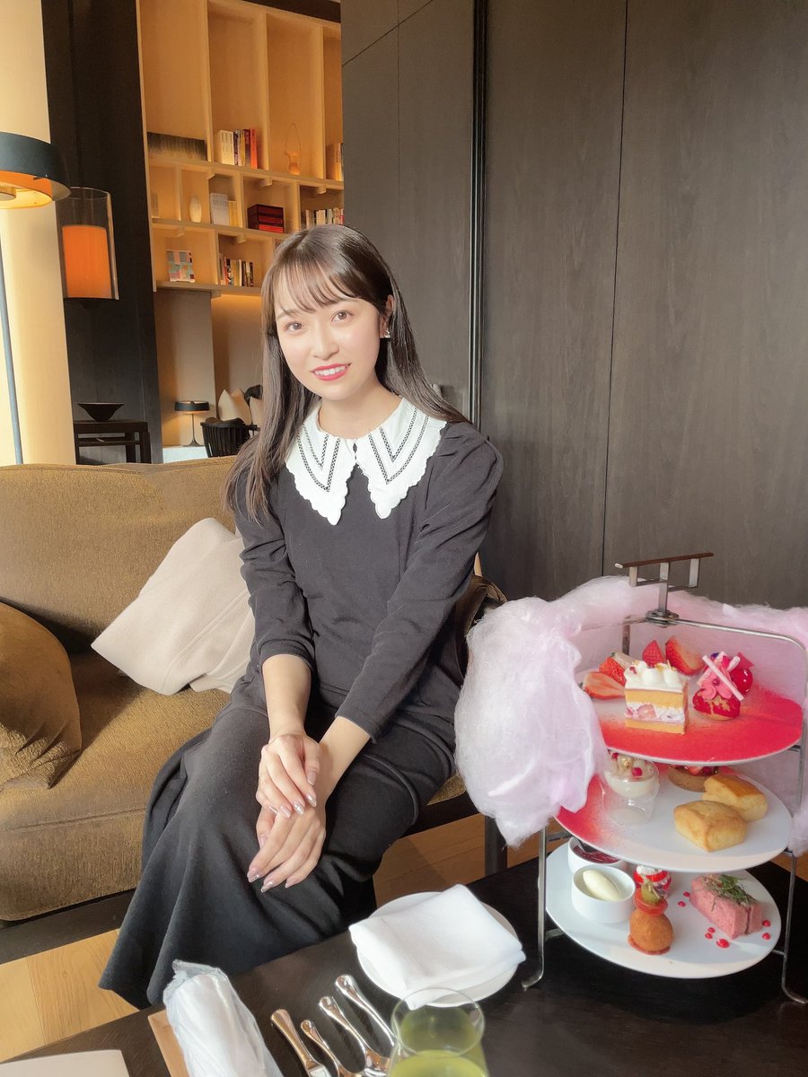 mjc2020_04's tweet photo. 【#いちご王国🍓 × #キャンパスラボ  】

いちごの里の後は、アンバサダーの皆さんとザ•リッツカールトン日光にてアフタヌーンティーを楽しみました🍓🍰！

いちごの里のいちごを使用したアフタヌーンティーで、どのスイーツもとっても美味しかったです🤤✨

見た目も可愛らしくて、大満足でした…！ https://t.co/aj0vmmn2LS