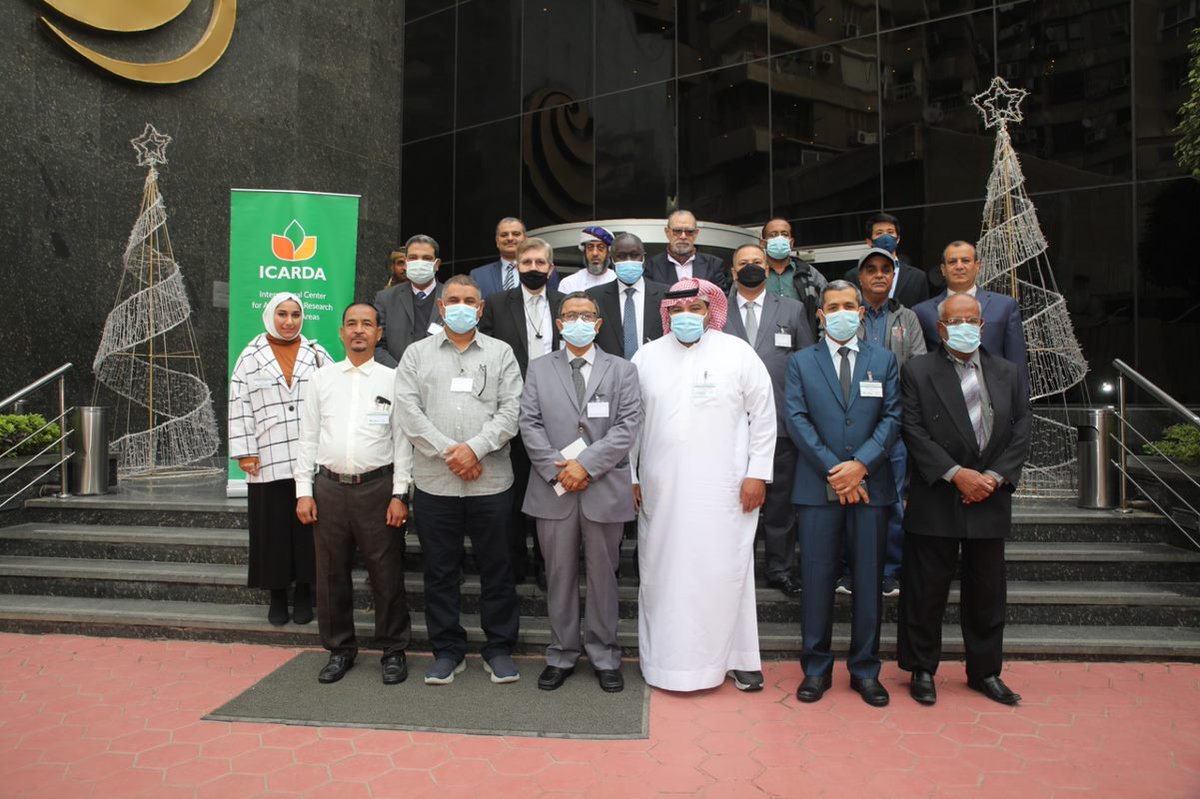 ICARDA's tweet photo. With #AFESD and @KuwaitFund support, @ICARDA and #Egypt’s Agricultural Research Center organized a training workshop on modern protected #agricultural 🌾 practices for the Arabian Peninsula partner countries between December 11 to 16 in Cairo, Egypt.
➡️ https://t.co/LFzBIipq25 https://t.co/ei5GaVqWG3