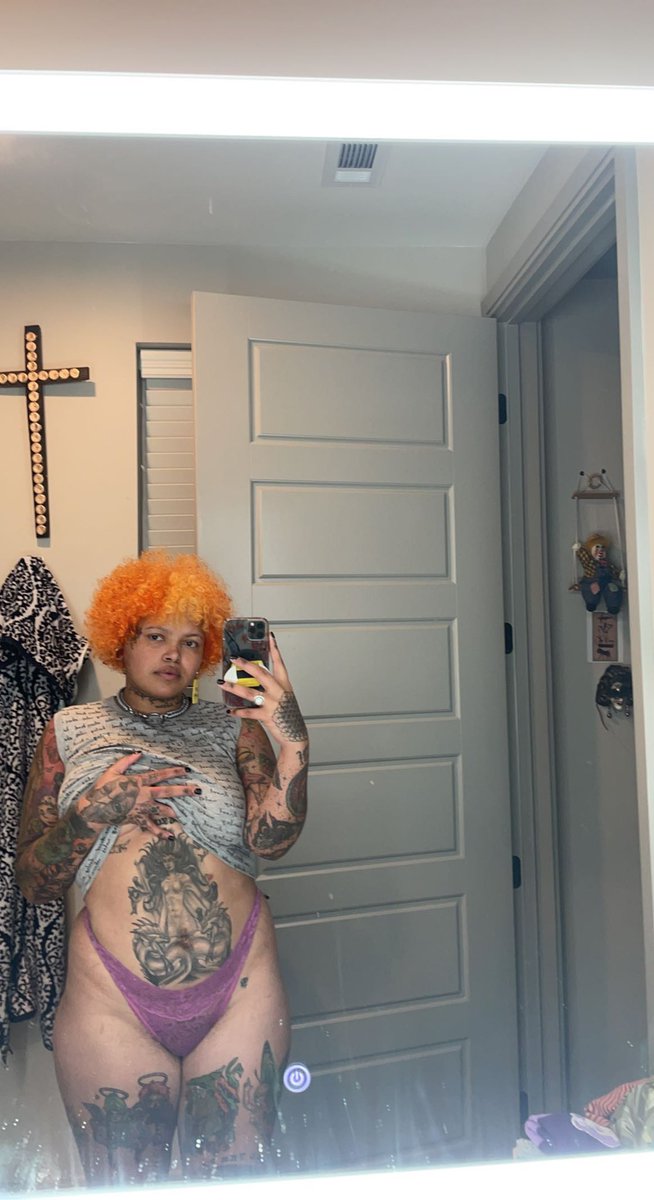 z0mbi3brat's tweet photo. Harley rules 🦴 https://t.co/XZrSzzKeAc