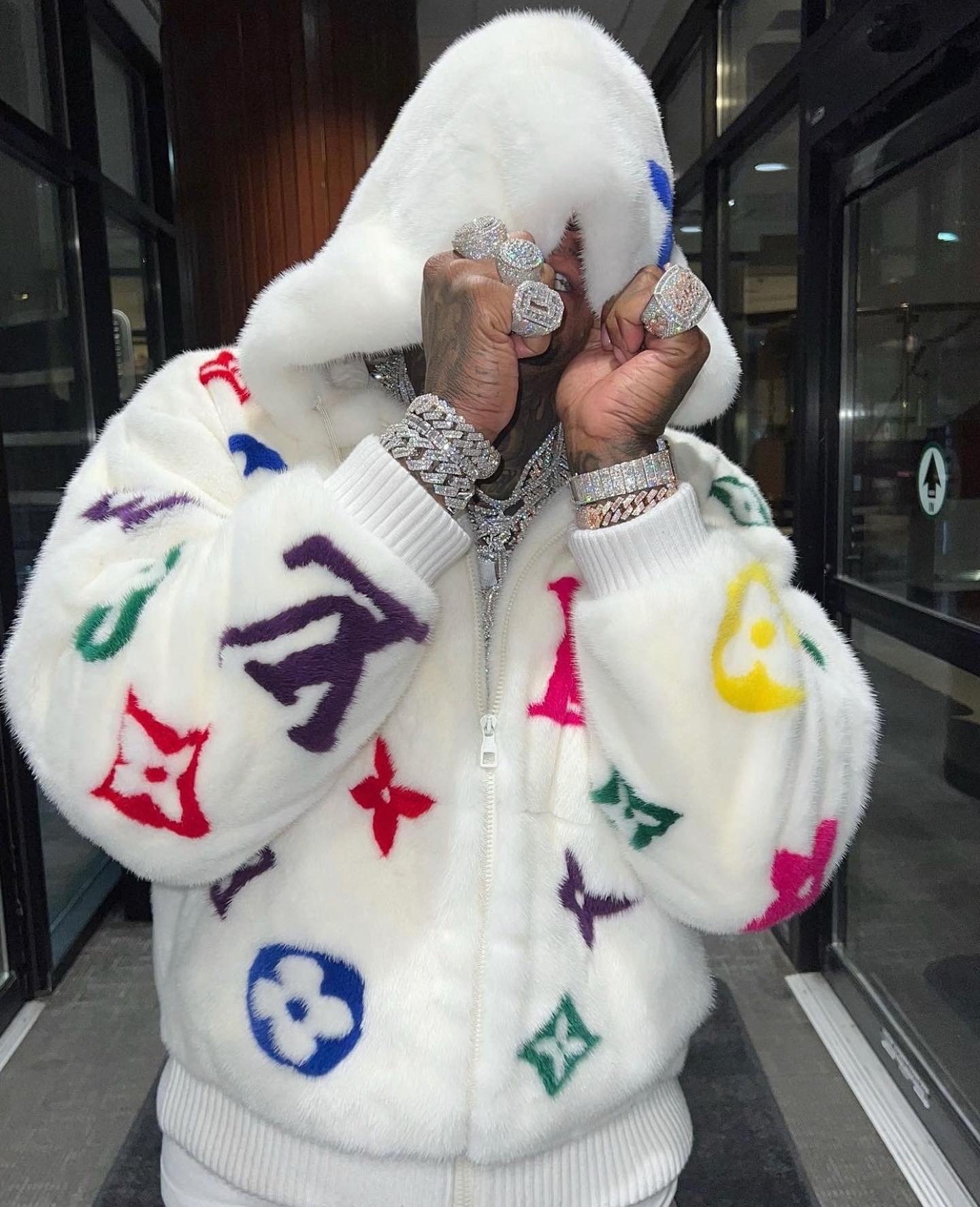 REVOLT on X: #MoneyBaggyo came through with the drip by copping a 25K Louis  Vuitton jacket in honor of #VirgilAbloh 💧💸  / X