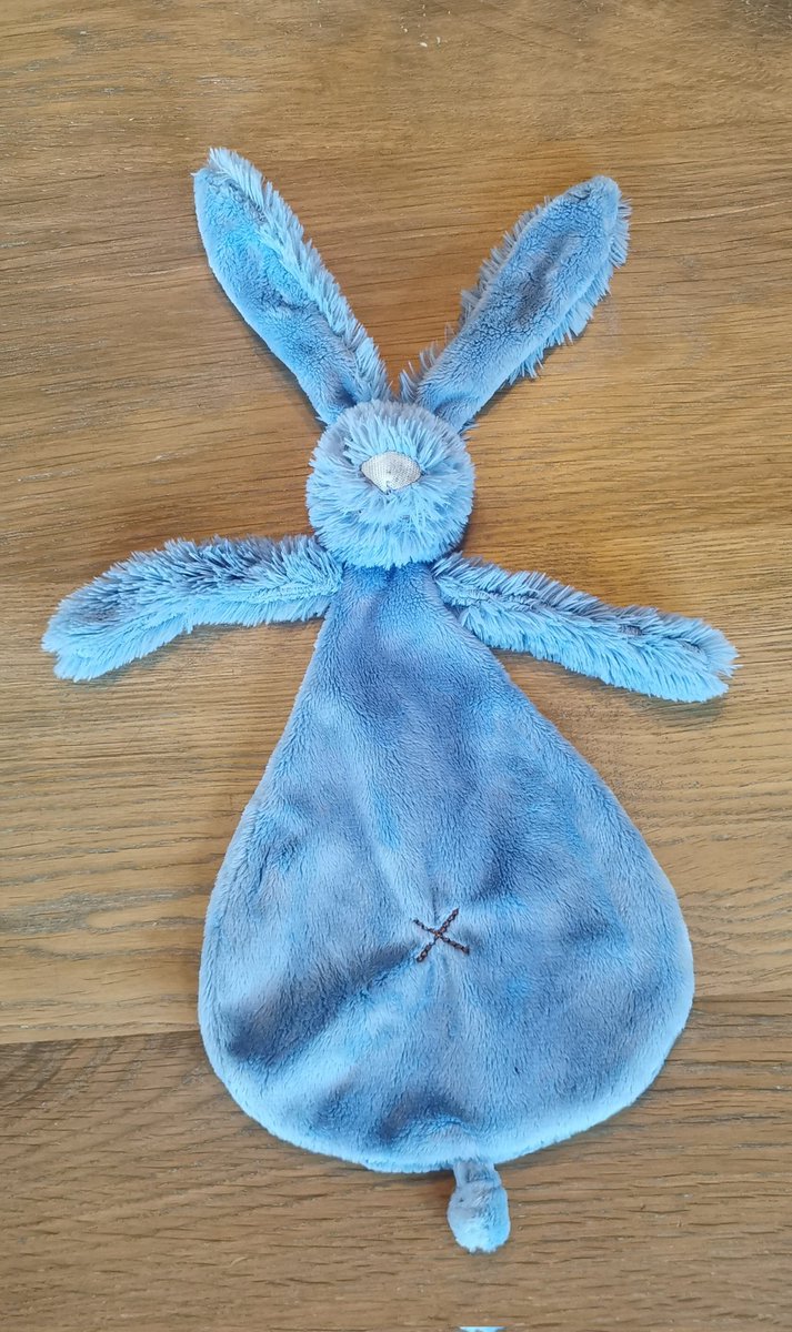 Gevonden in #amersfoort: Een #knuffel
Gelijk maar even gewassen bij thuiskomst, want hij lag in een plas met modder. 
Rand van het bos bij Birkhoven, ter hoogte van Midland park, vlakbij dierenpark Amersfoort. 
#Bokkeduinen #knuffel #kwijt #gevonden #iLost #help #ikwilnaarhuis
