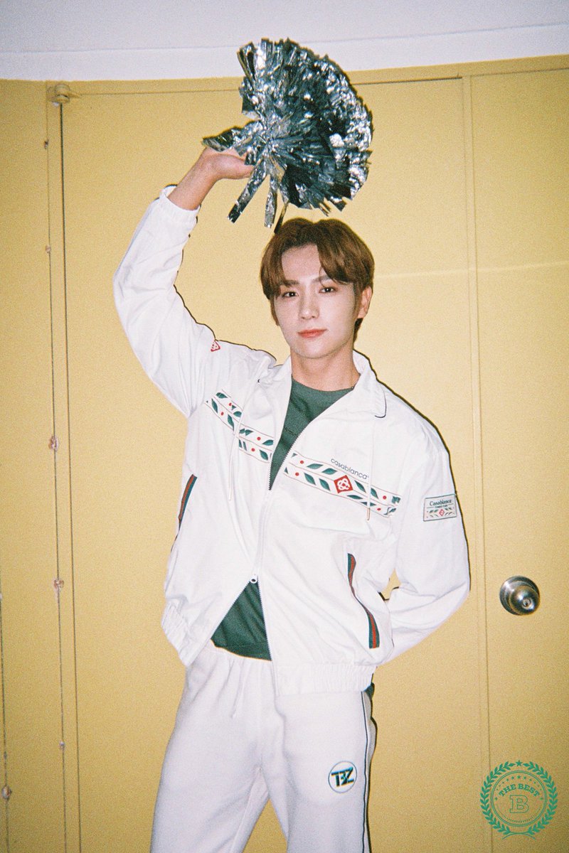 feveralte's tweet photo. ...so the school’s star player has found himself a cheerleader https://t.co/iObD2lU4JL