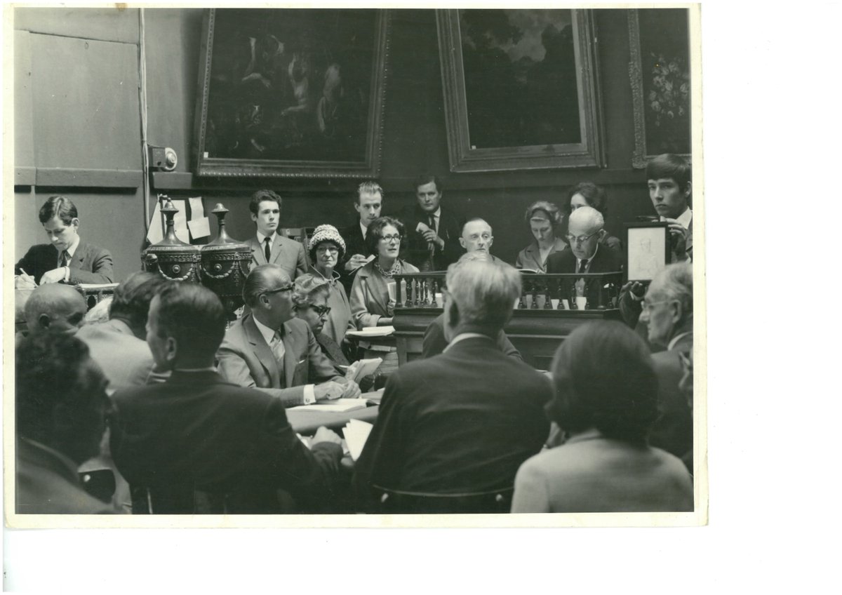 PrintQuarterly's tweet photo. The December 2021 issue features the personal experiences of ten dealers who have worked in the print trade for the past decades, revealing significant changes to the trade as it enters the digital age. 
Here a Sothebys sale of 1964 https://t.co/yi2BCgsN14