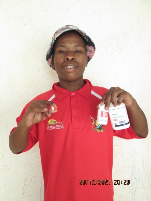 Im HIV activist n im healthy. Next year I'll be under NGO going to schools teaching about HIV❤.As young man im fighter ✊N I'll keep fighting for batter life n take my treatment all the time till it becomes undetectable again❤

Hlomu/Makhadzi/mama jackie/#AndileMpisane/ Casspe