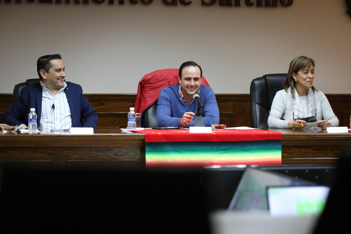 manolojim's tweet photo. Concluimos con éxito las reuniones donde compartimos las buenas prácticas de nuestro gobierno con amigas y amigos alcaldes electos de varios municipios de #Coahuila y #México. ¡Somos referente nacional! Es un gran orgullo ser de #Saltillo. #PaDelante #TodosPorSaltillo https://t.co/n8JlSoB3Y0