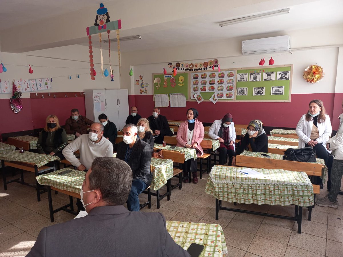 SMFSafiturk's tweet photo. 2021-2022 Eğitim Öğretim yılı Mevsimlik Tarım İşçileri(MTİ) ile ilgili ilk bilgilendirme toplantımız gerçekleştirildi.
@sanliurfammem63 
@KarakopruM 
@SamtiKur https://t.co/RAHpEFdVWR