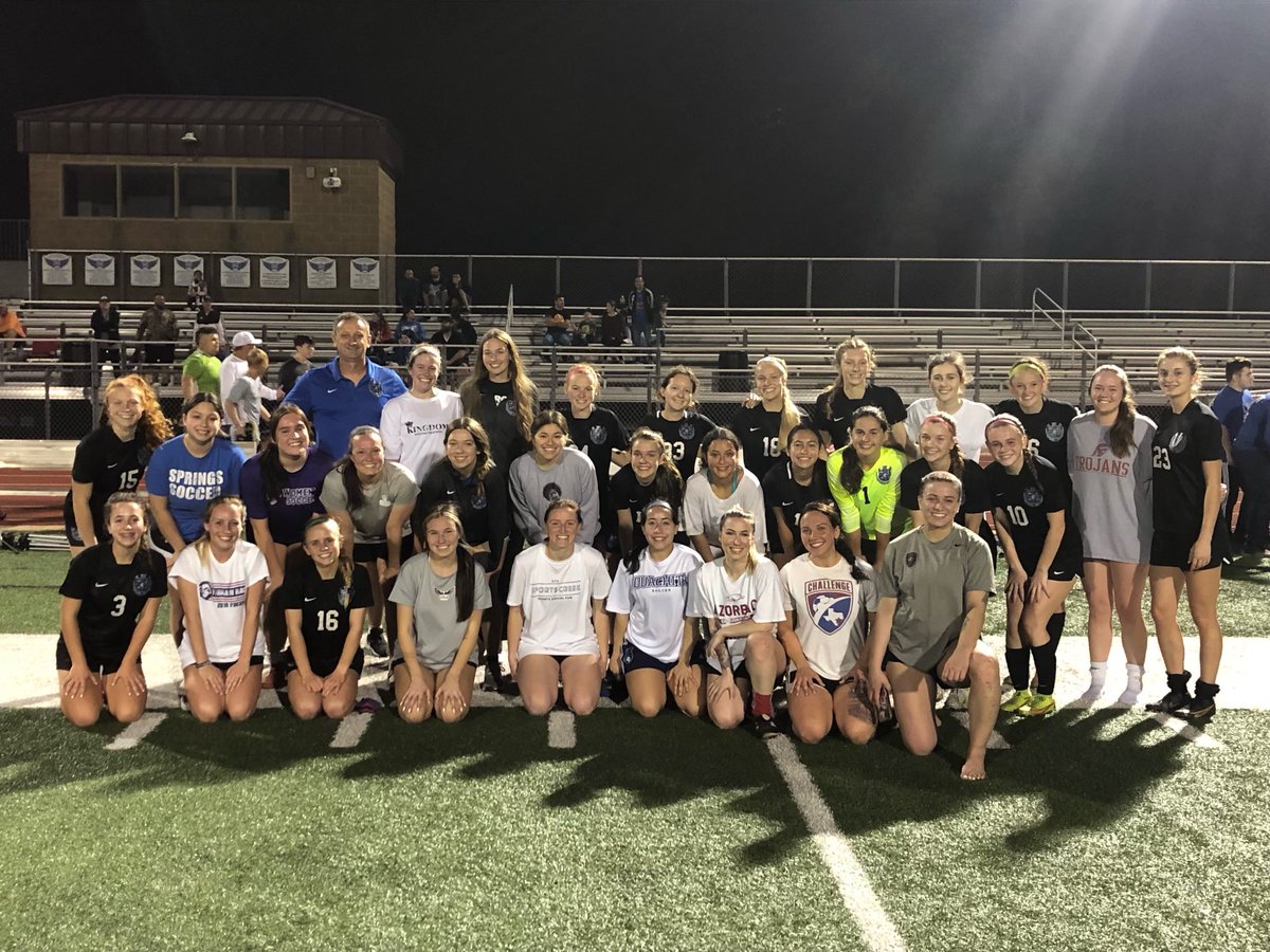 GirlsSoccerCSHS's tweet photo. Always great to have our Clear Springs Alumni and parents back to campus-Thank You for continuing to carry on the tradition! ⚽️🎄⚽️👏🏻 @CSHSAthletes @ClearSpringsHS https://t.co/EntDyMmyeA