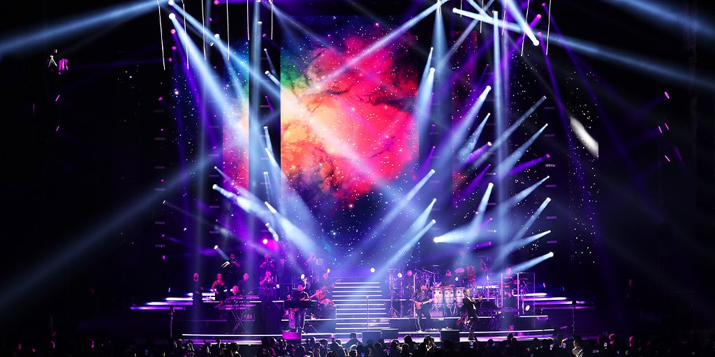 SignifyCAM's tweet image. “Vivir Mi Vida” ¿te suena familiar?
Estamos muy orgullosos de anunciar que nuestras luminarias de entretenimiento #VariLite VL10 Iluminen a @MarcAnthony en su #PallaVoyTour.
Lee más aquí:signify.co/3qoZy0i �� 
Derechos de autor de la foto: Todd Kaplan