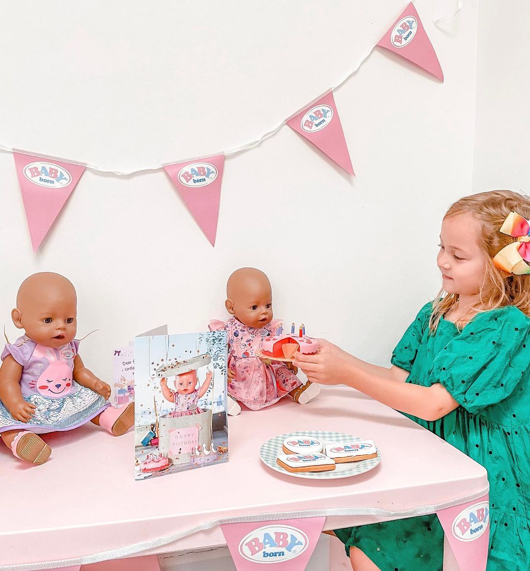 That time between Christmas and new year though! 

We've lost track of what day it is and all we're eating is leftovers! 🥣

Cake every day...🍰

📸 @lifewiththehoulders