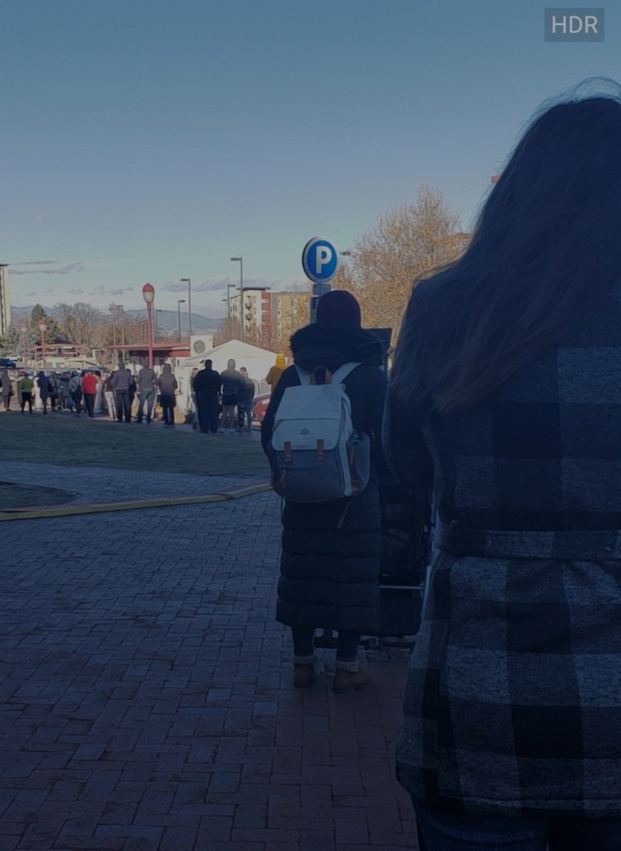 ChenReis1's tweet photo. Super long line for #covid #spittest at the @UofDenver  this morning. Impressed with the folks staffing the #carepod who kept the line moving and wait times shorter than expected. https://t.co/wF9kIhhm03