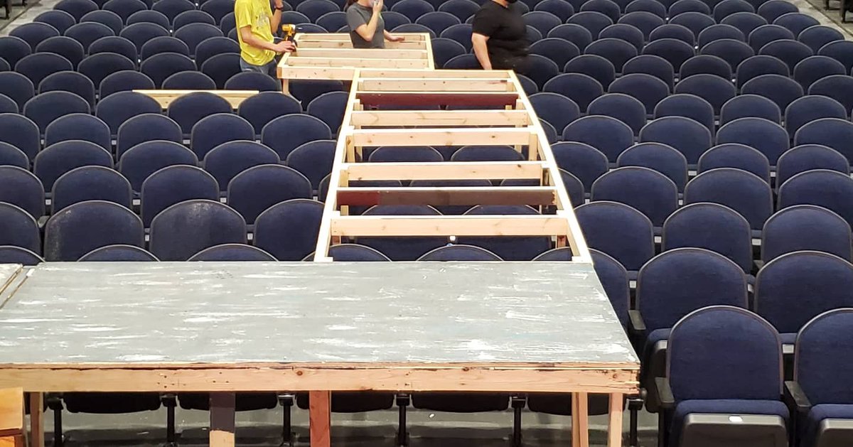 dgrzeskowiak1's tweet photo. I have the best kids that know how to work hard!!...I'm impressed with the ability they have!
Follow the yellow brick road!
The Wizard of Oz: March 18-20, 2022
#pr1deinthepaw
#mwdrama
#mwwizardofoz https://t.co/OtSK5Yk5up