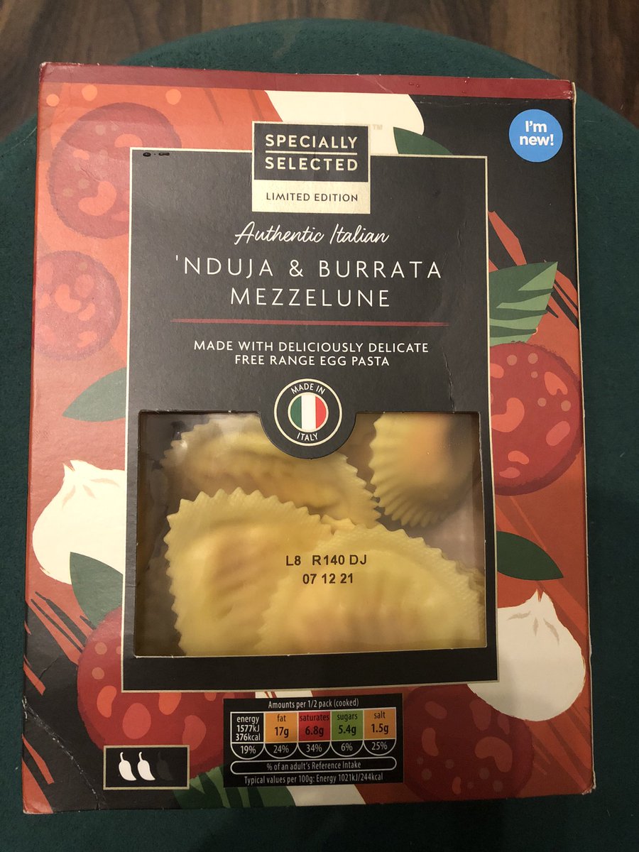 rosebud82's tweet photo. @AldiUK can you tell me if the date in the middle of the clear plastic is the bbe date as can’t see anything else on packaging? If so bit worrying as bought it on Xmas Eve https://t.co/DAqUZKrLO4