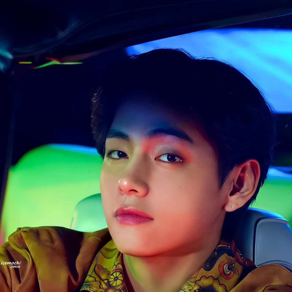 jmygmochis's tweet photo. SI VES ESTE TWEET ESTÁS OBLIGADO A DAR RT Y COMENTAR POR SEPARADO +  # 

-Fanchat 
- 3 colores 
- calor o frío 
-perro o gato 
-3 canciones de BTS con la letra C 

+  #ClaroQueAmamosATaehyung

NECESITAMOS GANAR LA CUARTA PANTALLA PARA TAEHYUNG 

@BTS_twt https://t.co/Ciobnlb1Se