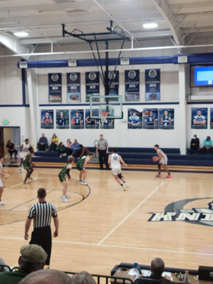 Kag1021's tweet photo. #Oakbrookpreppostchristmastourney https://t.co/VNKAgZ2wSI