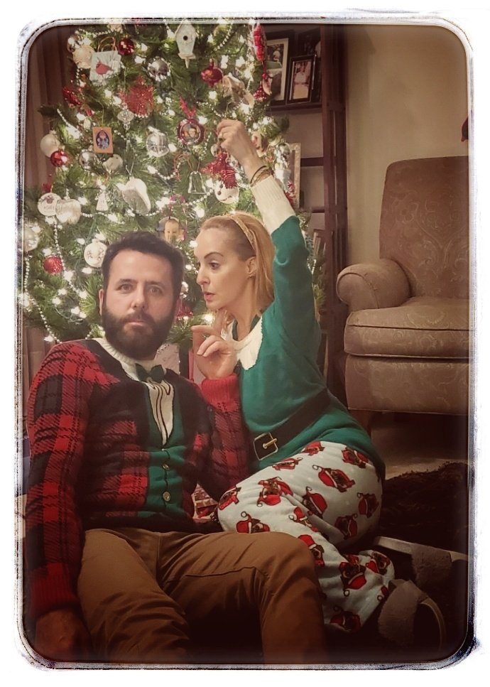 MakeupbyAmandaG's tweet photo. Last minute Christmas Photo Shoot.
Post Present Opening.
Still in Pjs.
Moms Cooking in the Kitchen.
Sister in Law Captures Priceless Holiday Romance Under Tree with Palpable 1970s Vibes. @mfmcguirk https://t.co/6sQ32lRBKH