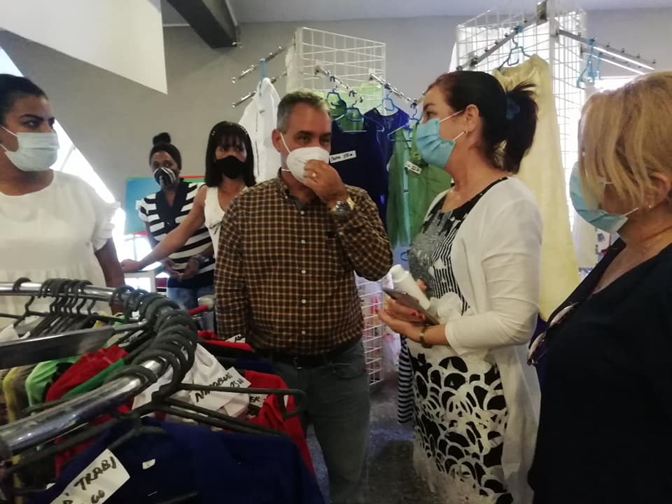BetsyDazVelzqu2's tweet photo. Expoferia #Mayabeque: El atelier #EnModa, de San José de las Lajas, realiza diversas confecciones, entre ellas: prendas de vestir, manteles, servilletas, cortinas, uniformes de trabajo y modelos a solicitud del cliente.
📞Teléfonos a los que puede comunicar: 533568698 o 47863108. https://t.co/WB6yYsskOh