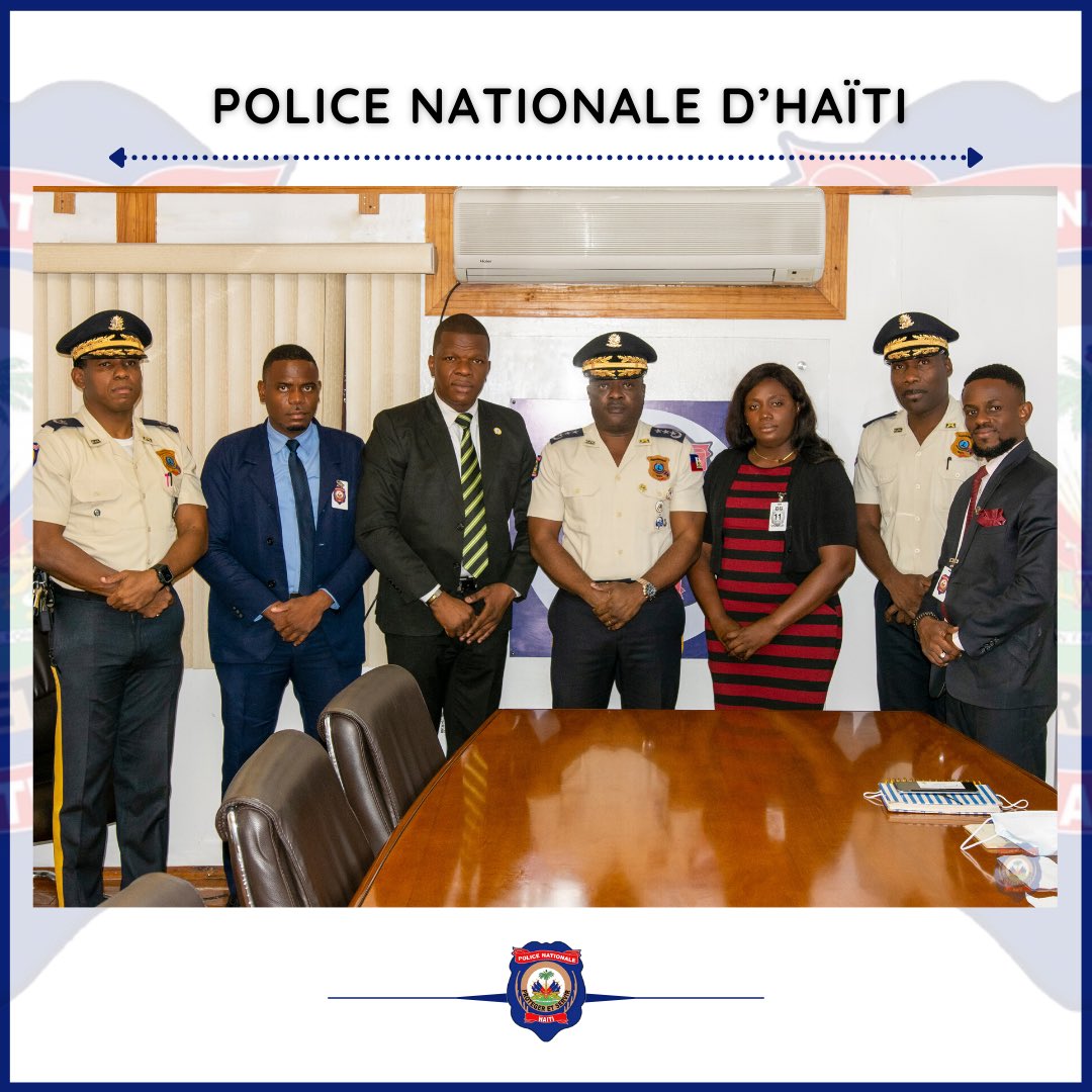 pnh_officiel's tweet image. 🔵 Le Directeur Général a.i de la PNH, M. Frantz ELBÉ s’est entretenu hier, 27 Décembre 2021 avec le Collectif des Avocats pour la Défense des Droits de l’Homme (CADDHO). Cette rencontre s’est déroulée autour de la sécurité des avocats et des tribunaux.
-
#pnhhaiti