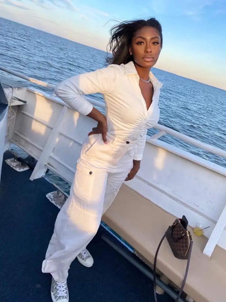 woc_power's tweet image. Lauren Smith Fields, a 23 year old Black woman was found unresponsive in her apartment after going on a date with an older white man she met on Bumble. When her family reached out for information about the man, they were told the man was a nice guy and wouldn’t be investigated.