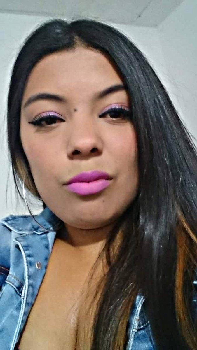 Negra2Pao's tweet photo. Que les parece su putita completa https://t.co/unJcp4SmHz