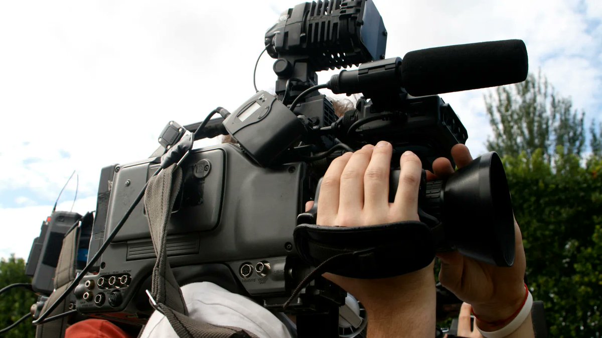 RTDNA's tweet photo. In 2021, there were 141 attacks on journalists. That's more than 2017, 2018 &amp; 2019 combined. Clearly, something has to change. #Congress, it has to start with you. Let's make 2022 a safer year for journalists by passing the #JournalistProtectionAct  https://t.co/nYwj55e2w3 https://t.co/ntVzvPO9eo
