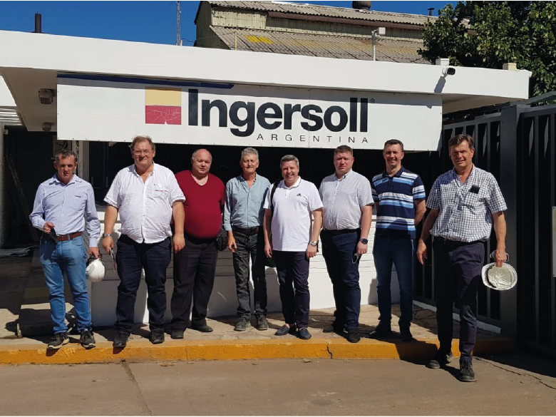AFAMACArgentina's tweet photo. En diciembre, los #SociosAFAMAC que conforman Argentech Group recibieron la visita de los directivos de Gomselmash, uno de los fabricantes de #MaquinariaAgrícola más grandes del mundo. ⬇️

#Internacionalización #MaquinariaAgrícolaCordobesa https://t.co/LABwFNk6bU