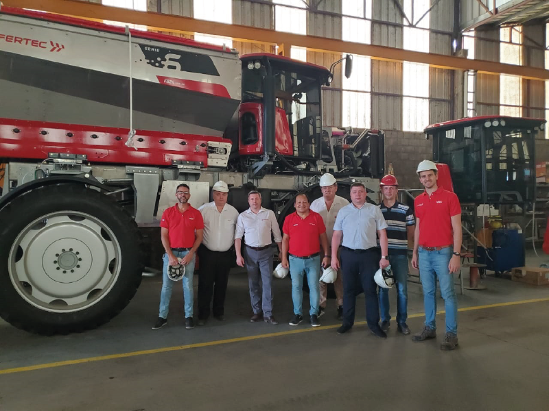 AFAMACArgentina's tweet photo. En diciembre, los #SociosAFAMAC que conforman Argentech Group recibieron la visita de los directivos de Gomselmash, uno de los fabricantes de #MaquinariaAgrícola más grandes del mundo. ⬇️

#Internacionalización #MaquinariaAgrícolaCordobesa https://t.co/LABwFNk6bU