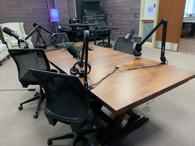 HLGuniversity's tweet photo. The latest episode of the Scarlet, Blue, and You podcast is live on the HLGU website! Lauren interviewed with special guest Tim Fenton in this special end-of-year episode. Give it a listen!

Find this episode and all SBaY episodes here: https://t.co/F8cCOty2wb https://t.co/LQKmjXsDD1